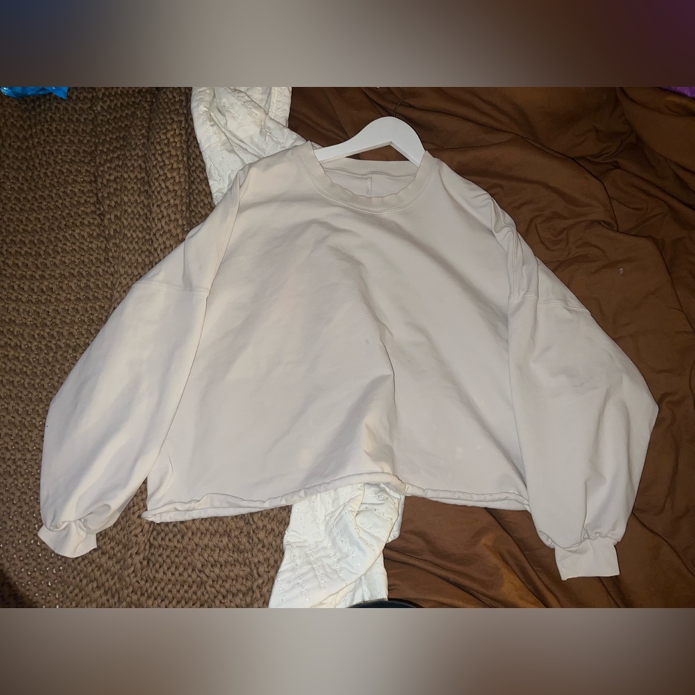 Lululemon white LA boxy crew